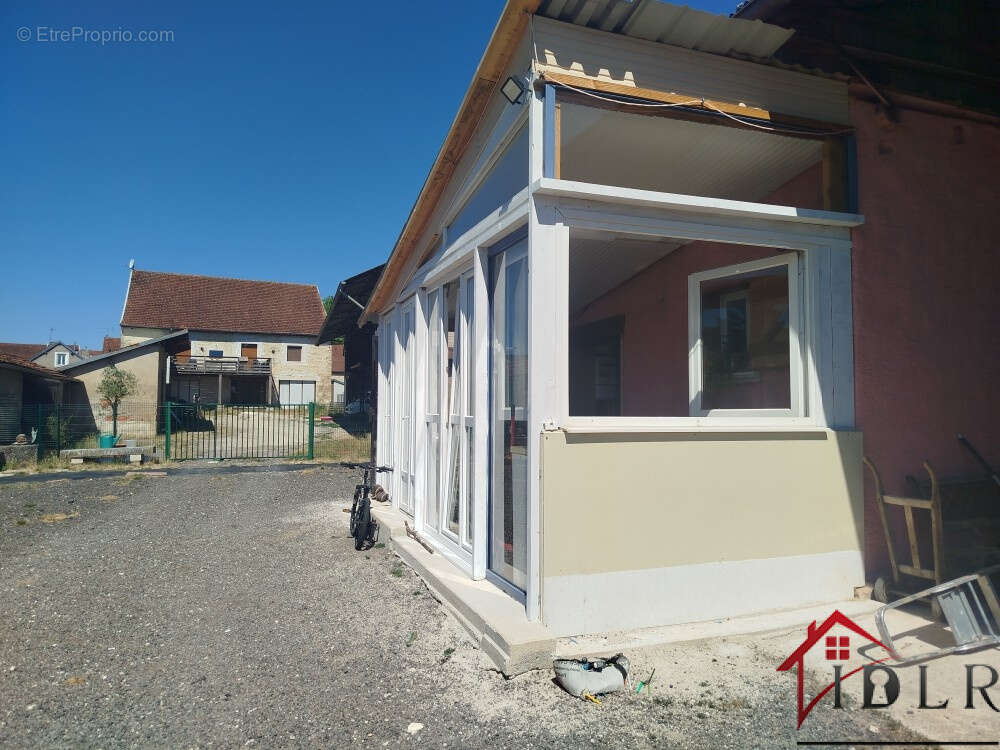 Ensemble immobilier compose de 3 maisons - photo 7