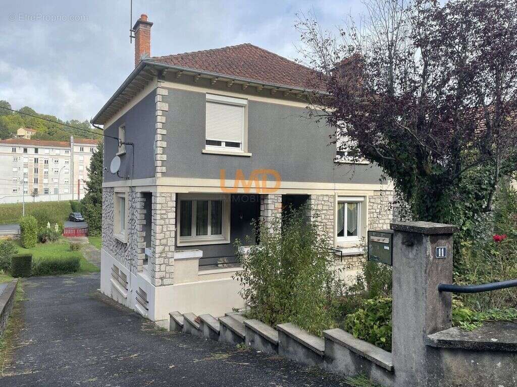 Maison à DECAZEVILLE