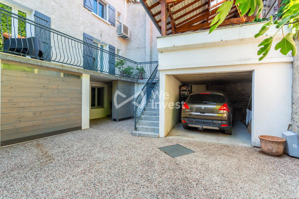 Maison 182 m² à Vernaison  - photo 1