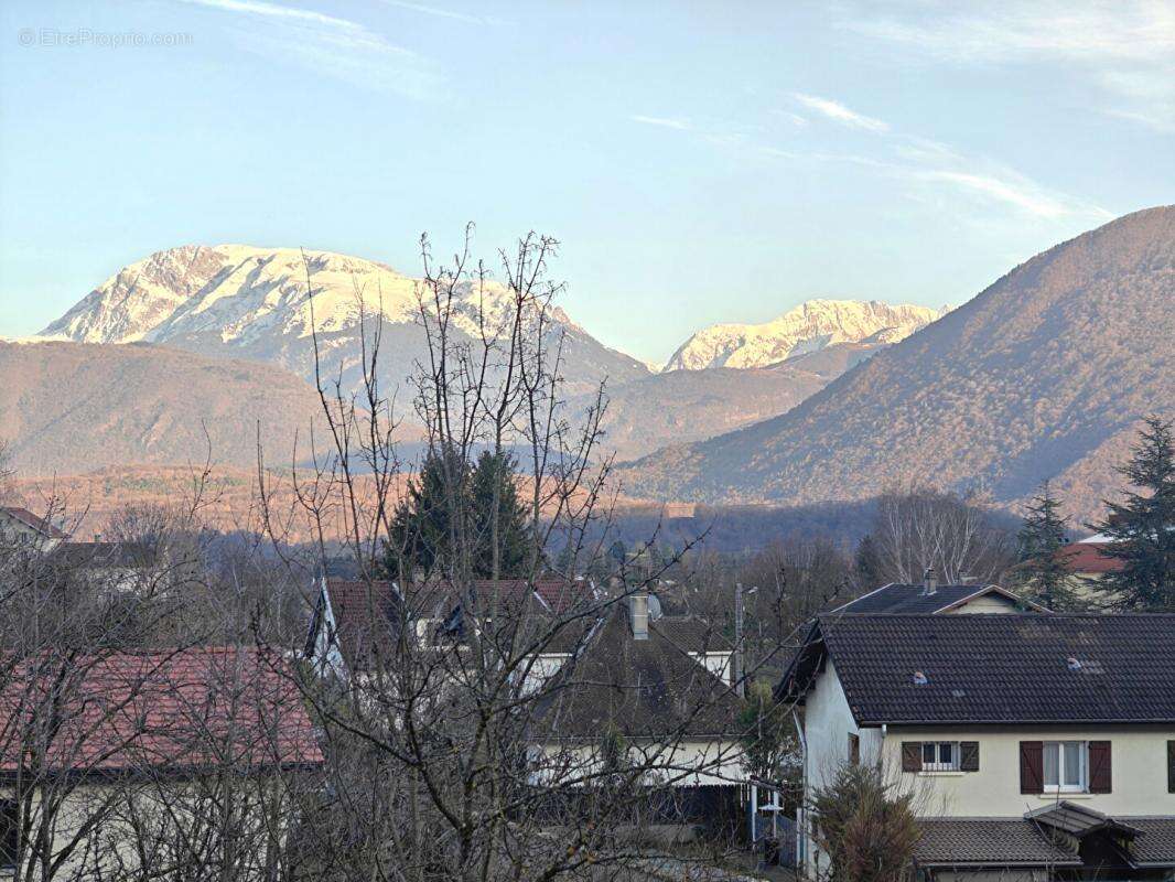 Appartement à VARCES-ALLIERES-ET-RISSET