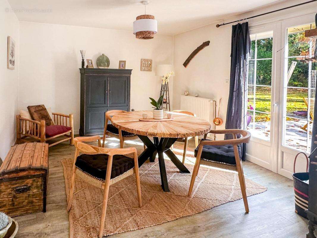 Maison à YVRE-L&#039;EVEQUE