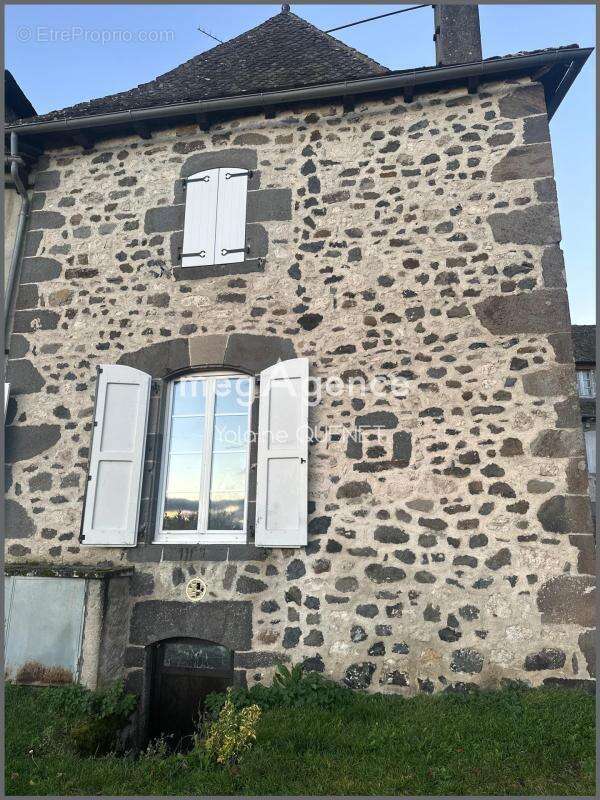 Appartement à MUR-DE-BARREZ