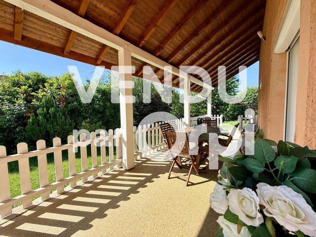 Maison à LA TERRASSE