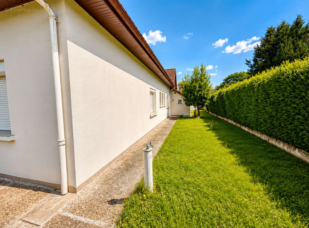 Maison familiale avec double garage, beaux volumes dans un quartier prisé - photo 18