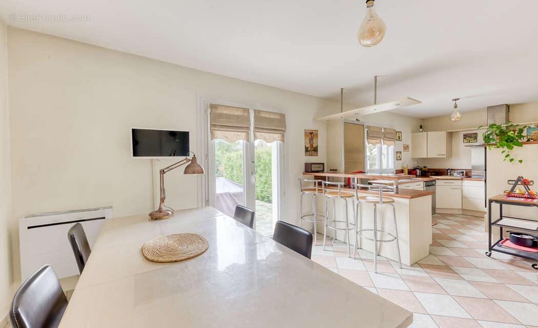 Maison à OZOIR-LA-FERRIERE