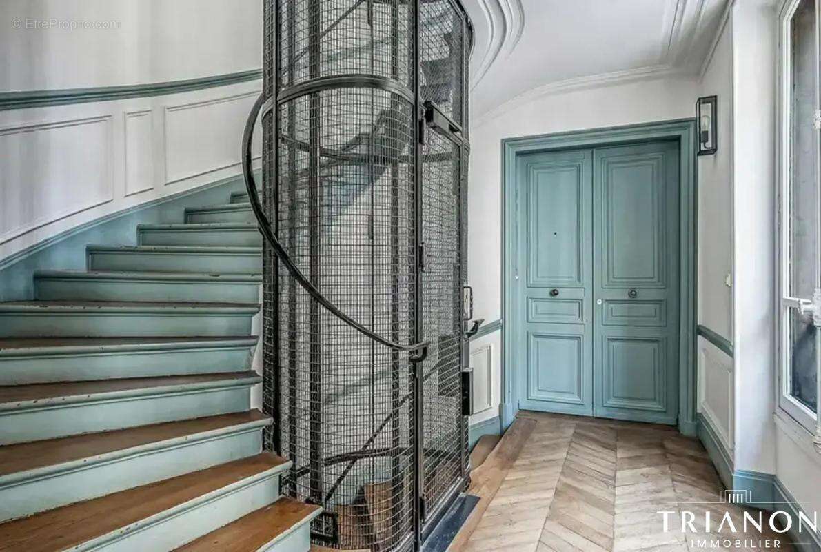 Appartement à PARIS-9E