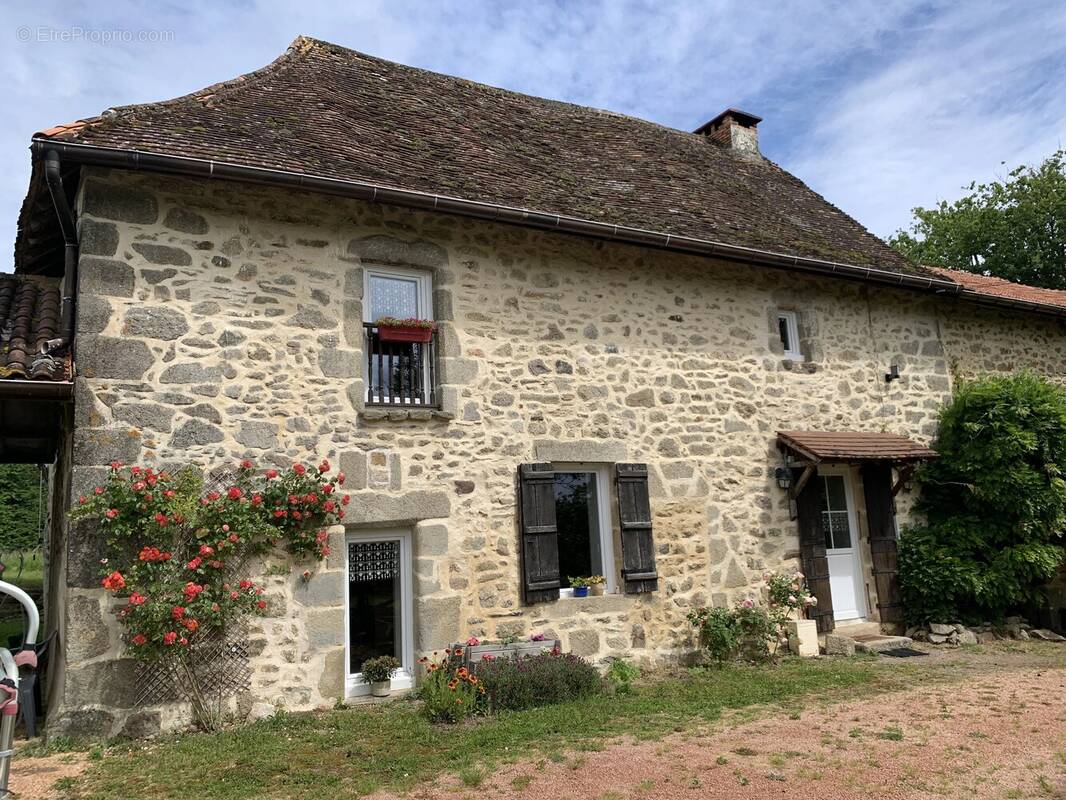 Maison à SAINT-SAUD-LACOUSSIERE