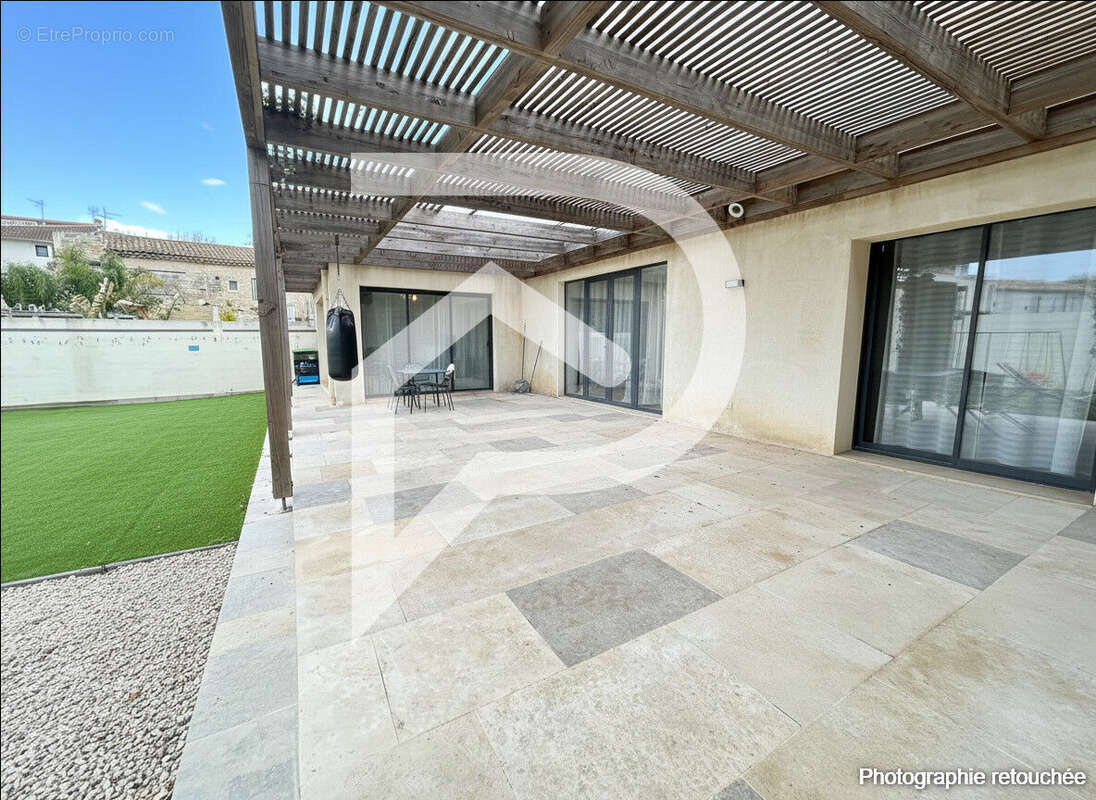 Maison à SAINT-LAURENT-D'AIGOUZE