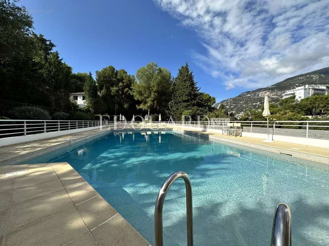 Appartement à ROQUEBRUNE-CAP-MARTIN
