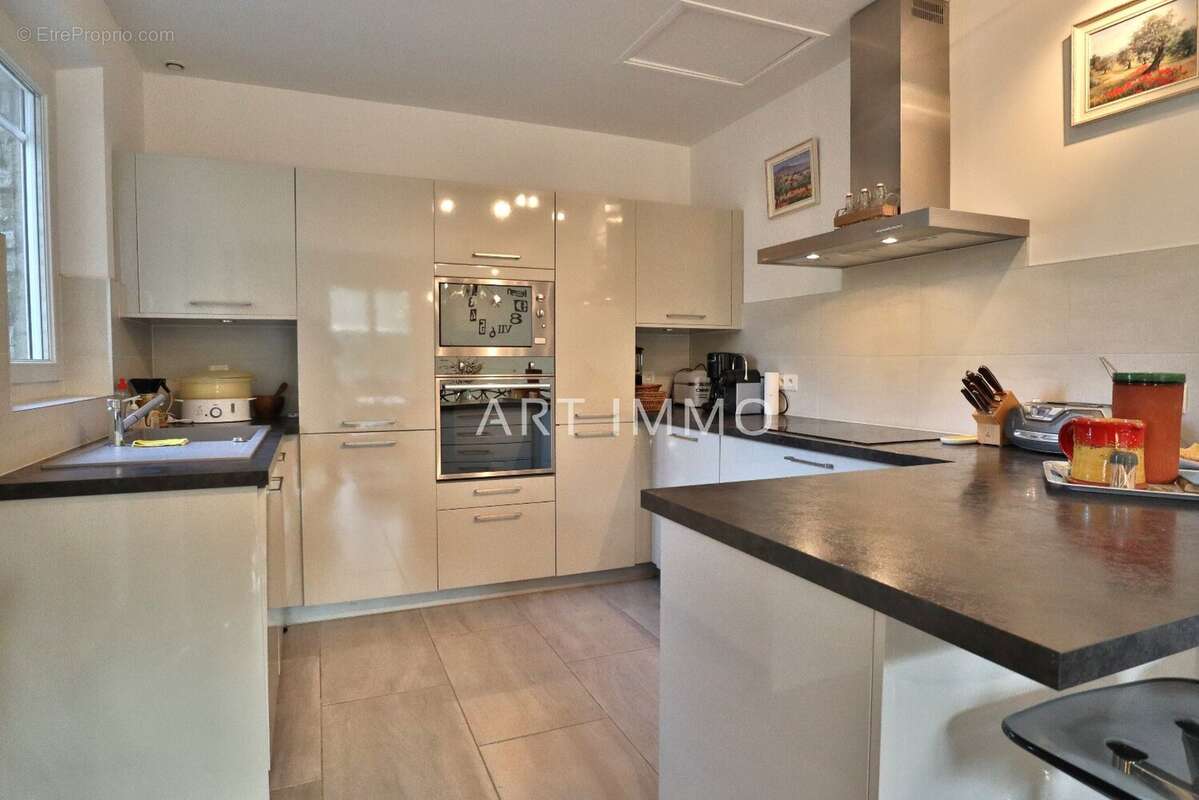 Maison à SAINT-SATURNIN-LES-APT