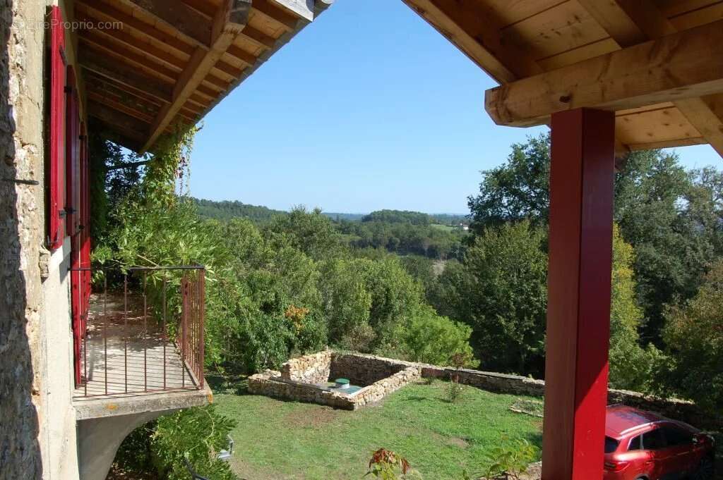 Maison à BEYNAC-ET-CAZENAC