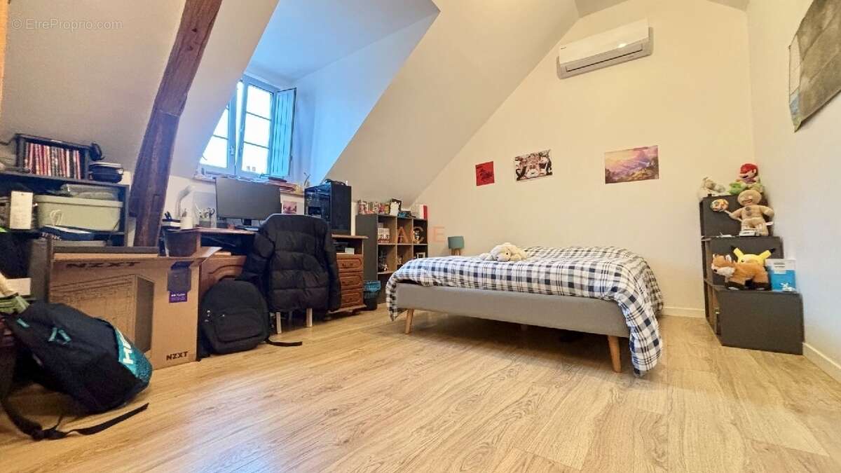 Maison à MARLY-LA-VILLE