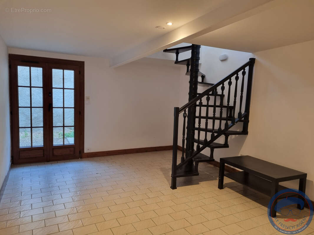Maison à CHARGE