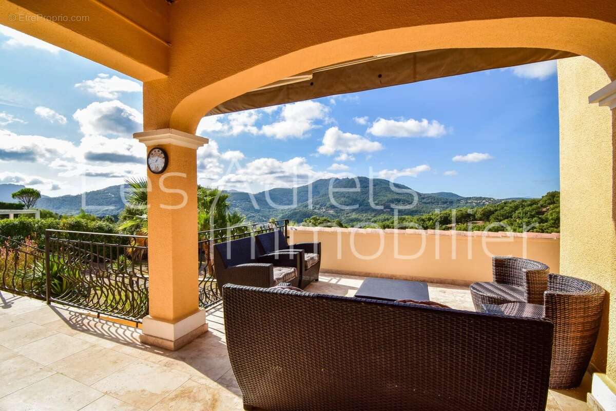 Maison à LES ADRETS-DE-L&#039;ESTEREL