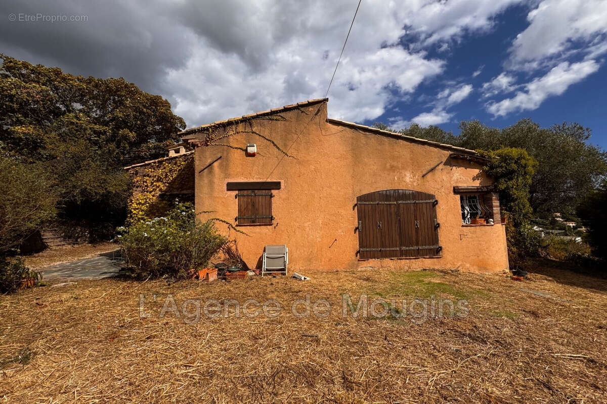 Maison à MOUGINS