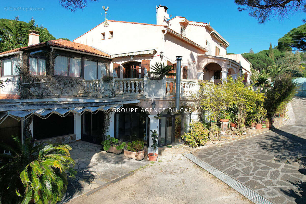 Maison à LES ISSAMBRES