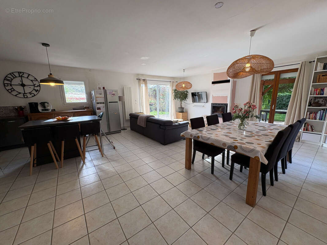 Maison à LE PERREON