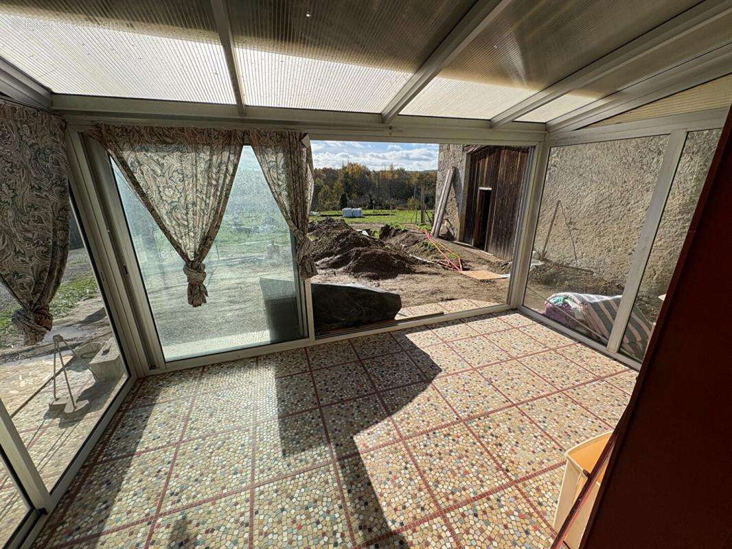 Maison à Doulezon, proche Gensac 152 m2, 4 chambres, dépendance et jardin - photo 6