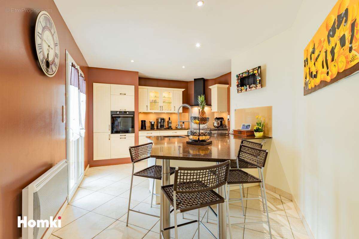 Maison à BRUGUIERES