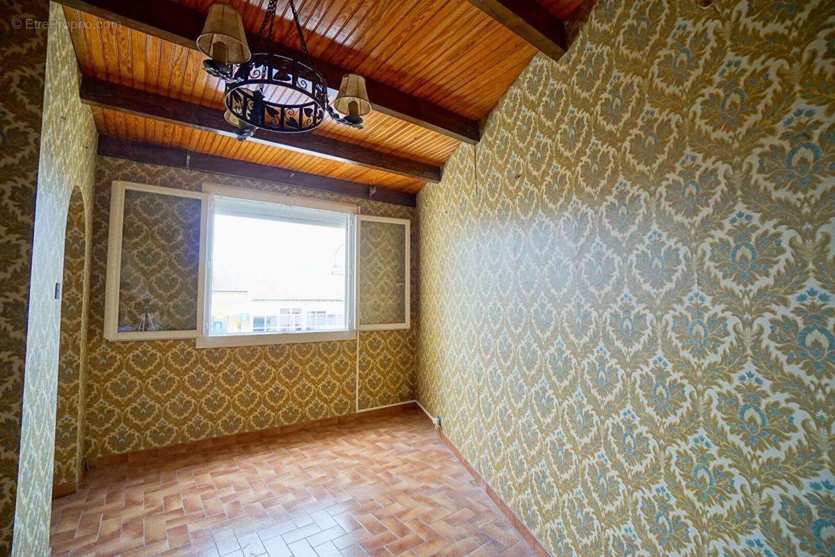 Appartement à SALINDRES