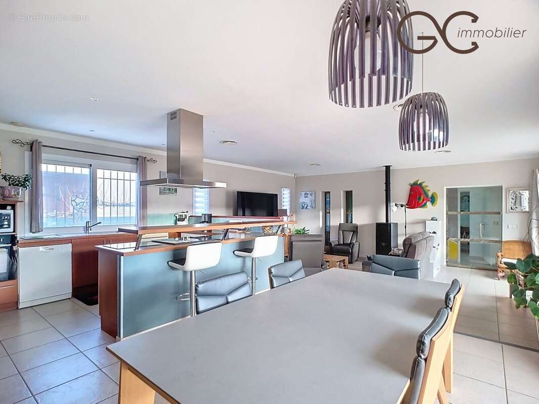 Maison à SAINT-CHINIAN