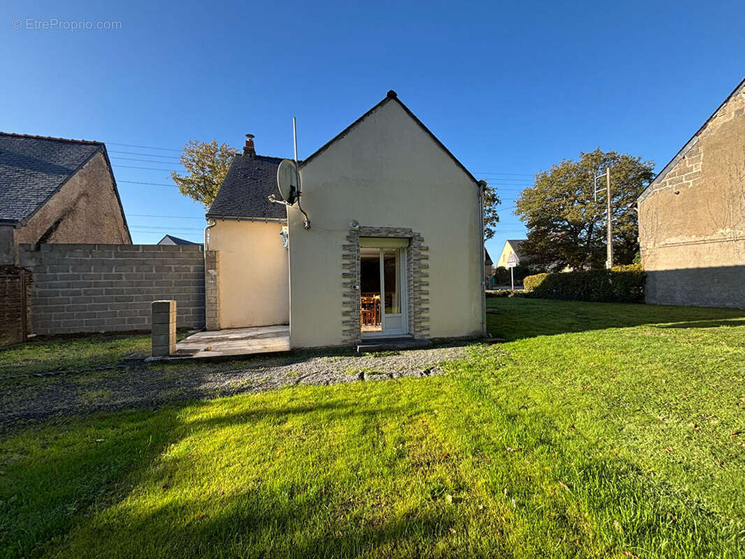 Maison à LA CHAPELLE-DES-MARAIS