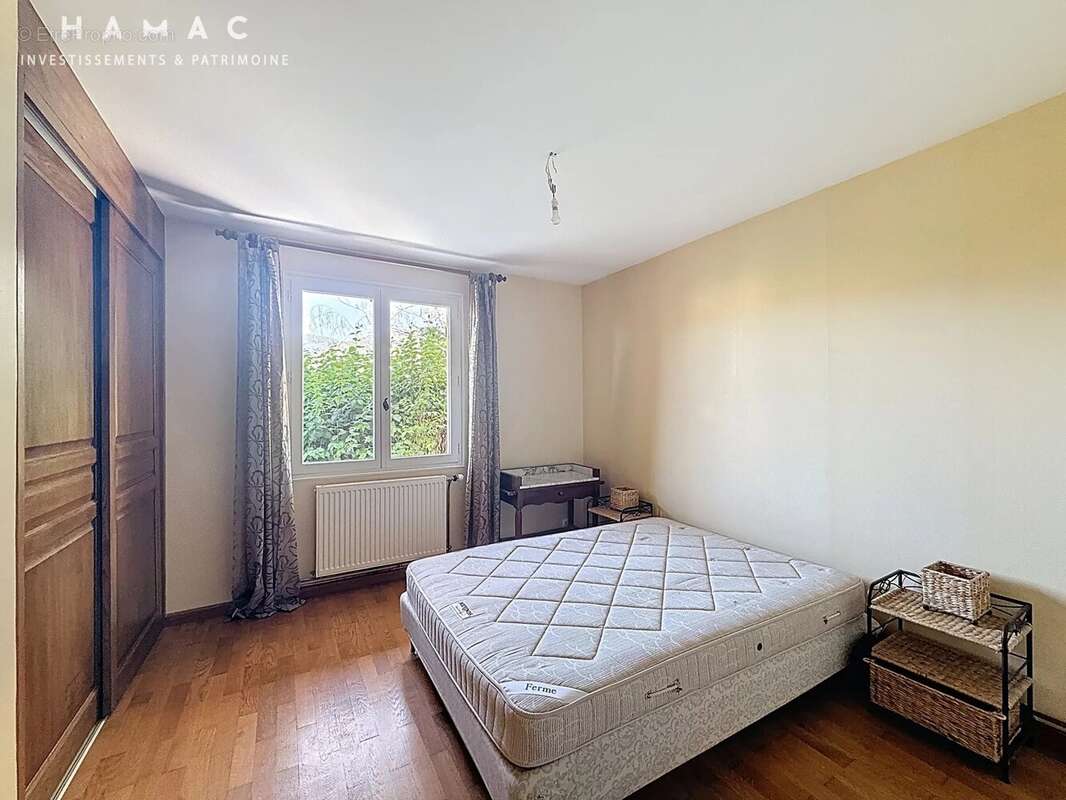 Maison à MONTROMANT