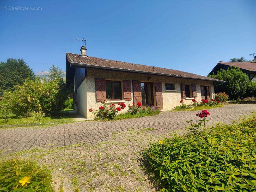 Maison à MEYLAN