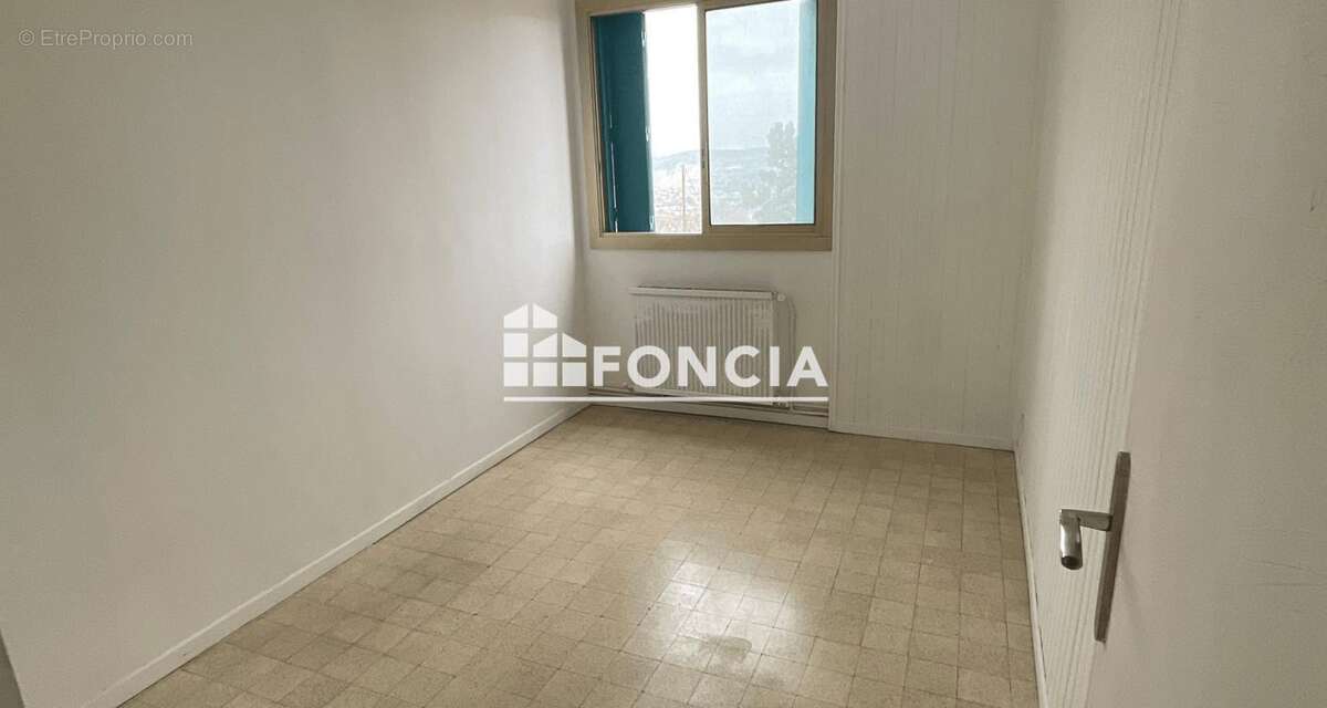 Appartement à MARSEILLE-15E