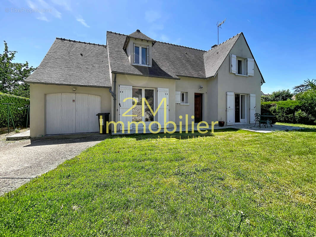 Maison à VAUX-LE-PENIL