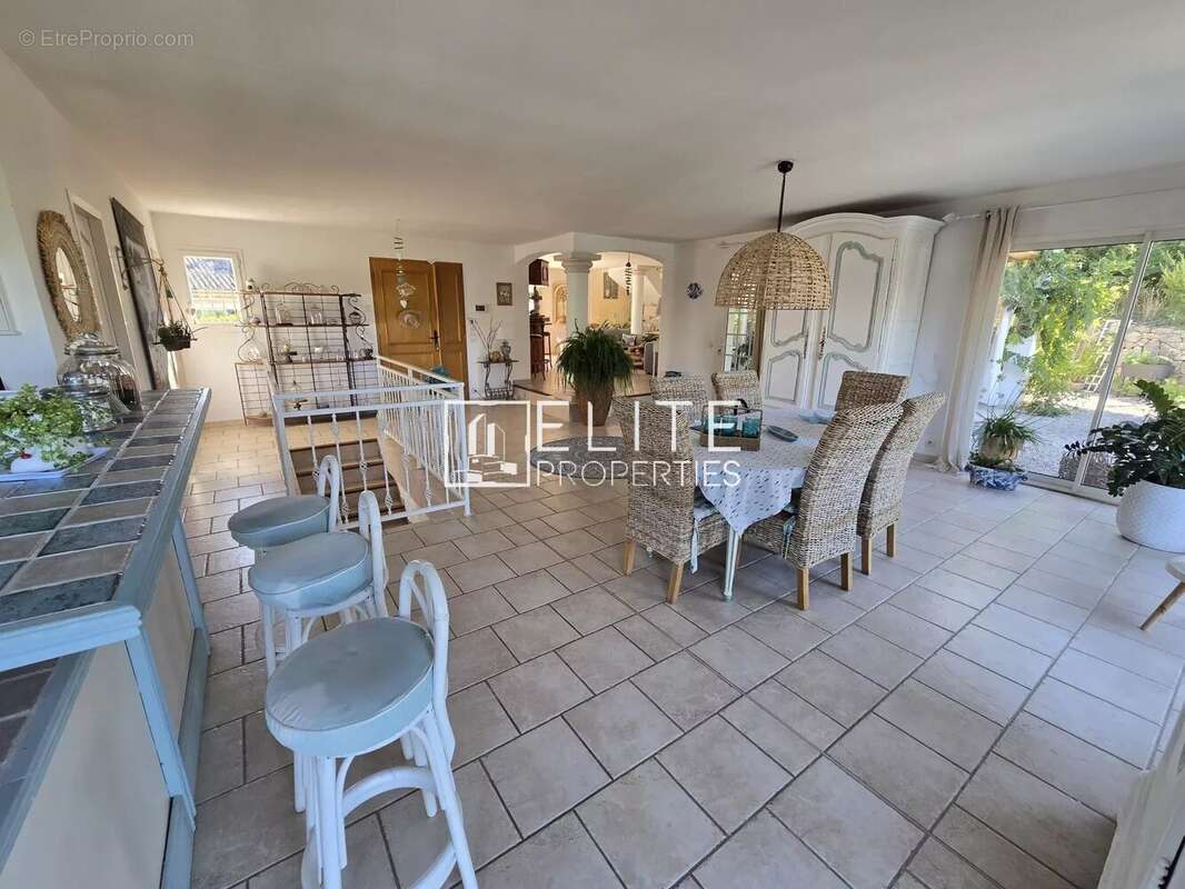 Maison à LES ADRETS-DE-L'ESTEREL