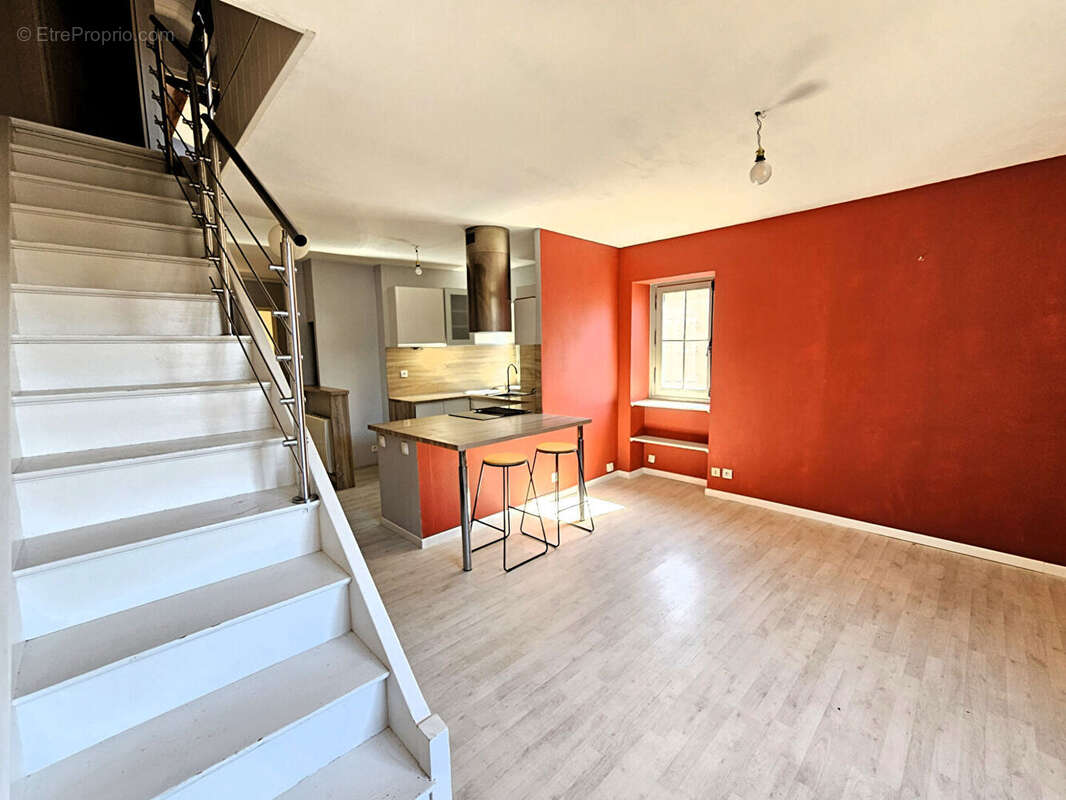 Riom centre . duplex 4 pièces de 89 m². - photo 2