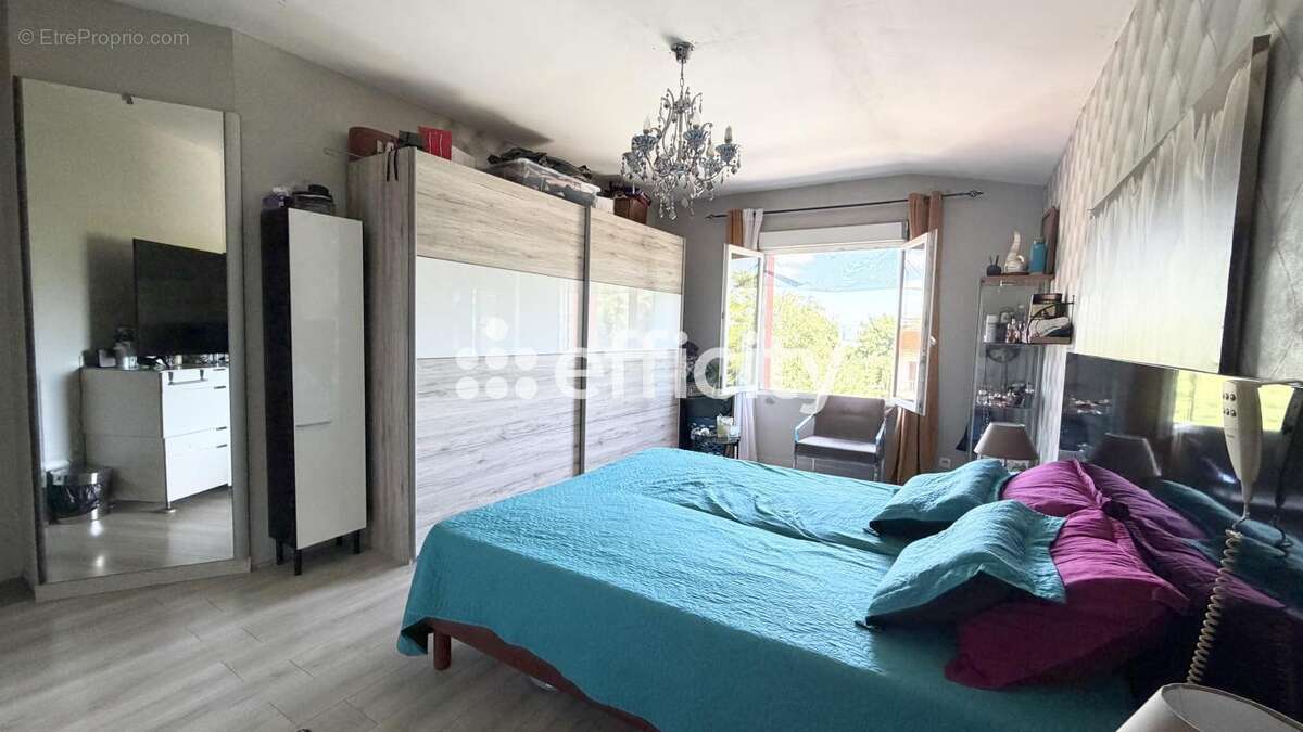 Maison 140 m² à Villeurbanne  - photo 8