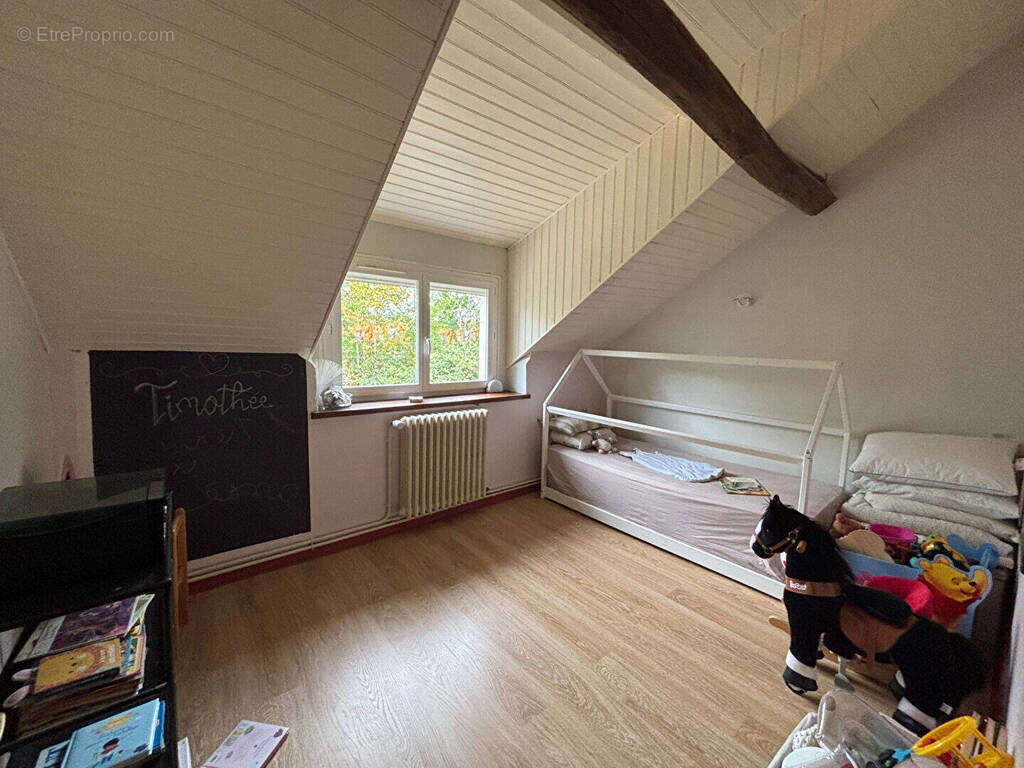 Maison à SASSIERGES-SAINT-GERMAIN