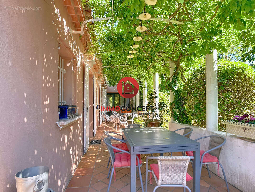 Maison 180 m² à Villeneuve-Les-Avignon  - photo 8