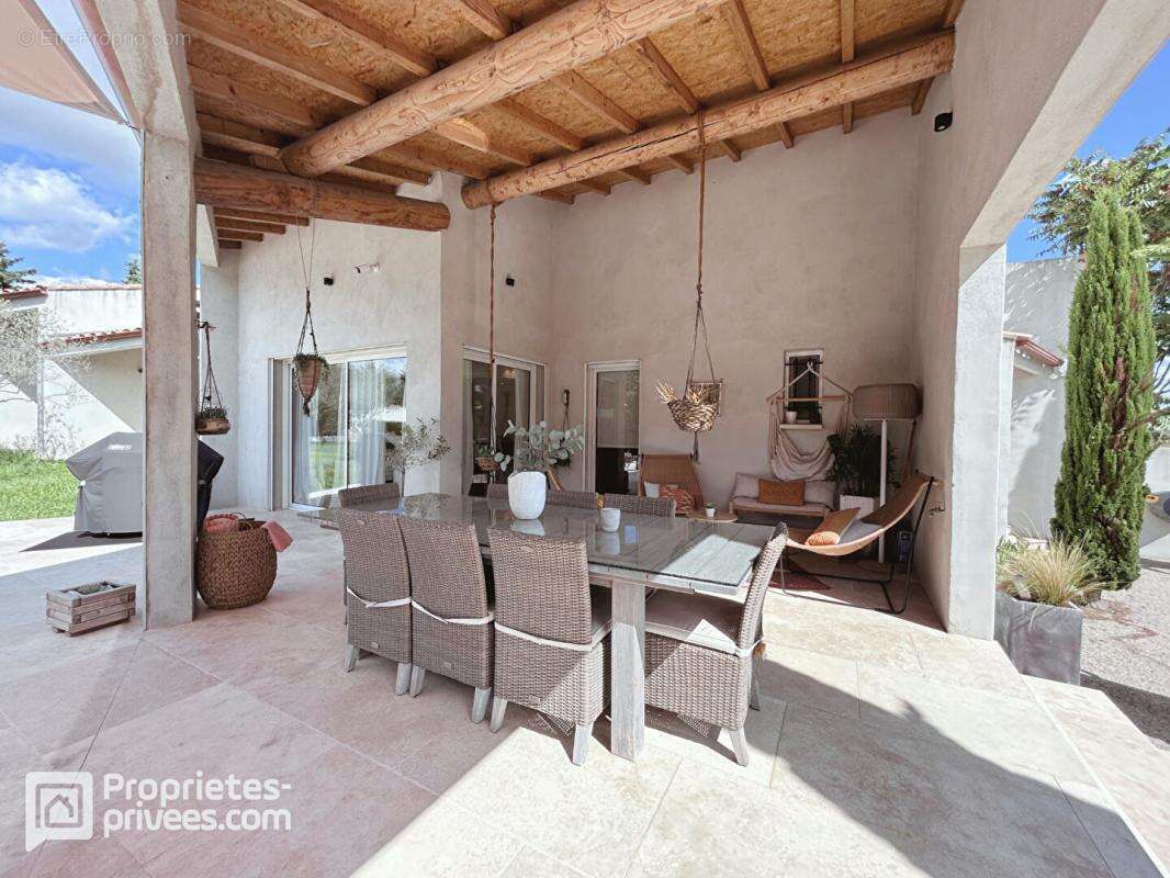 Maison à PERNES-LES-FONTAINES