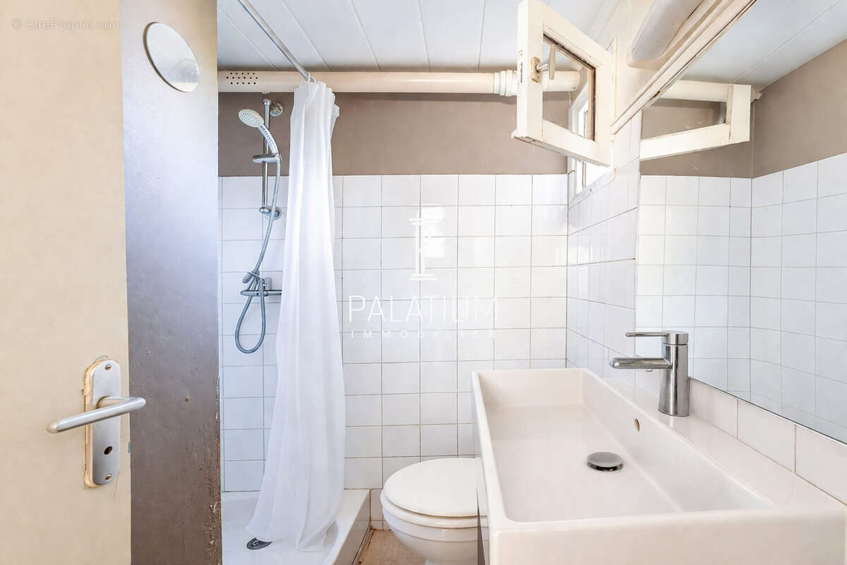 Appartement à GREOUX-LES-BAINS