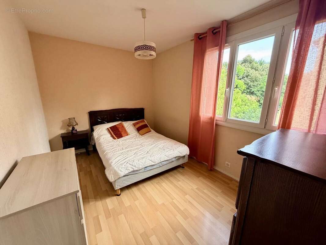 Appartement à GUILHERAND-GRANGES