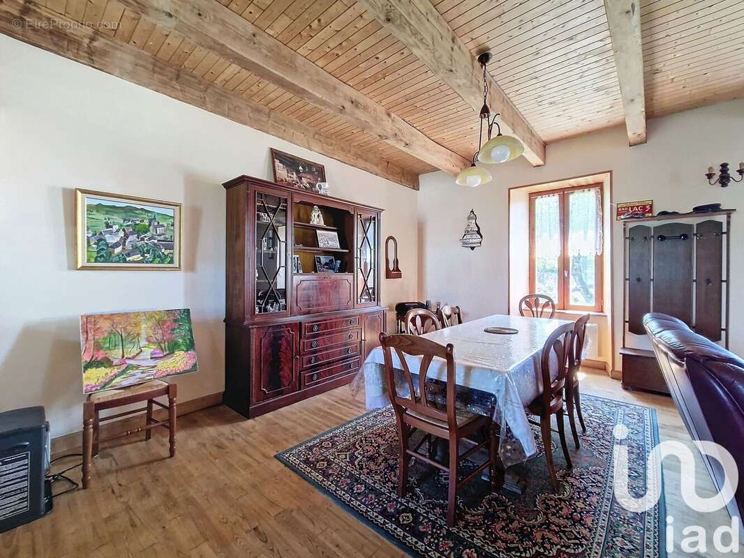 Maison 110 m² à Saint-Genes-Champespe  - photo 4