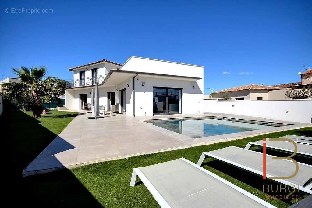 Maison à PUGET-SUR-ARGENS