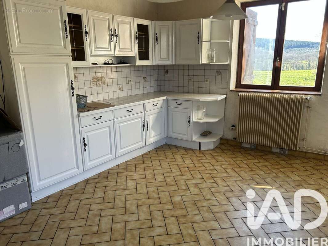 Maison 167 m² à Neuville  - photo 2