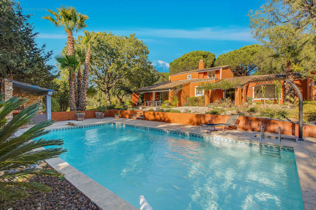 Maison à PUGET-SUR-ARGENS