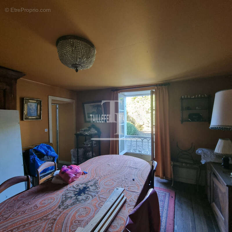 Maison à CHERVEIX-CUBAS