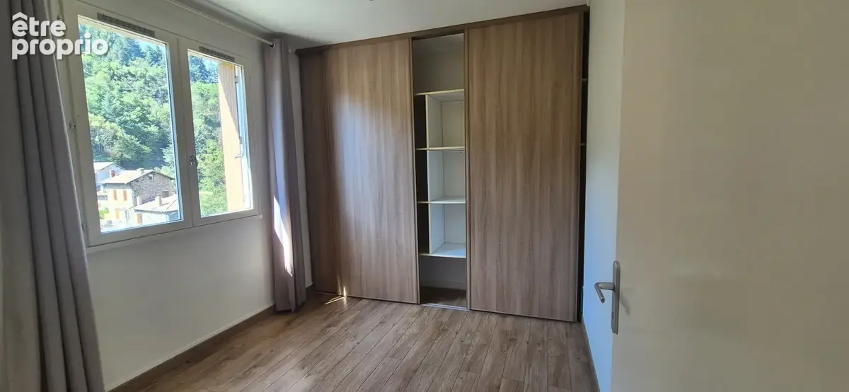 Grand appartement T5 lumineux de 90 m2 avec balcon, garage et cave - Résidence calme au bord de la Dorne - photo 8