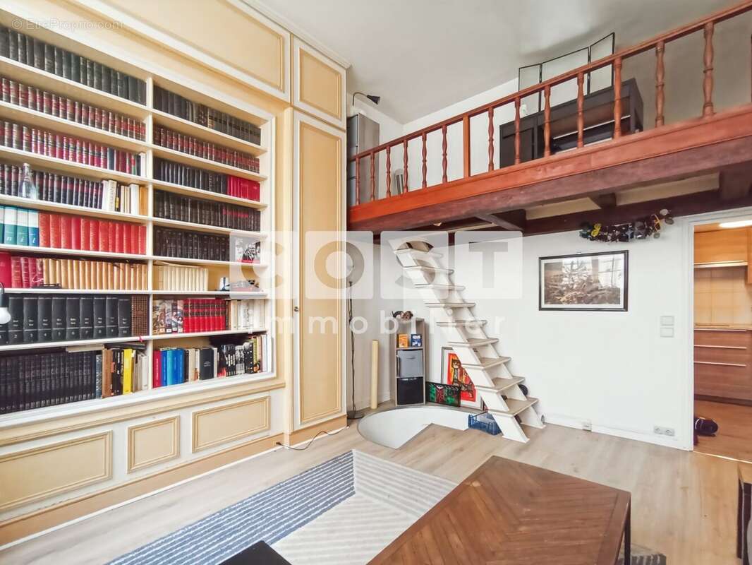 Appartement à PARIS-17E