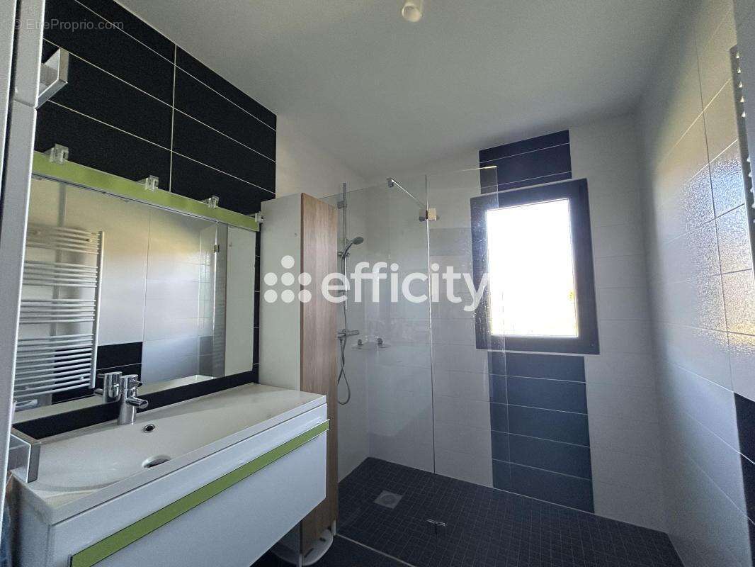 Maison à VEZIN-LE-COQUET