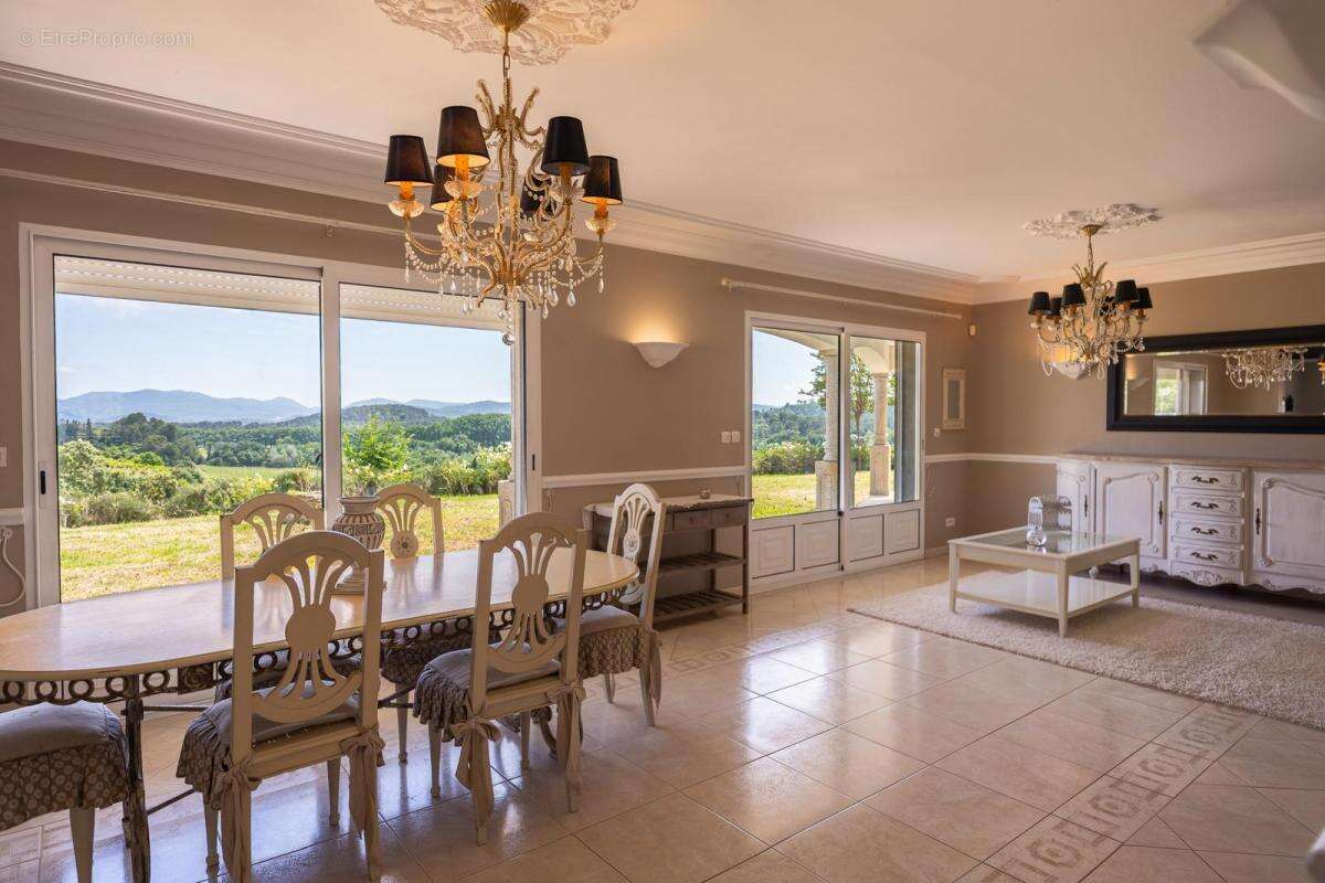 Maison à LA MOTTE