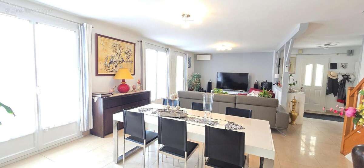 Chartres – pavillon familial 7 pièces – 4 chambres – grand séjour – jardin et garage - photo 2