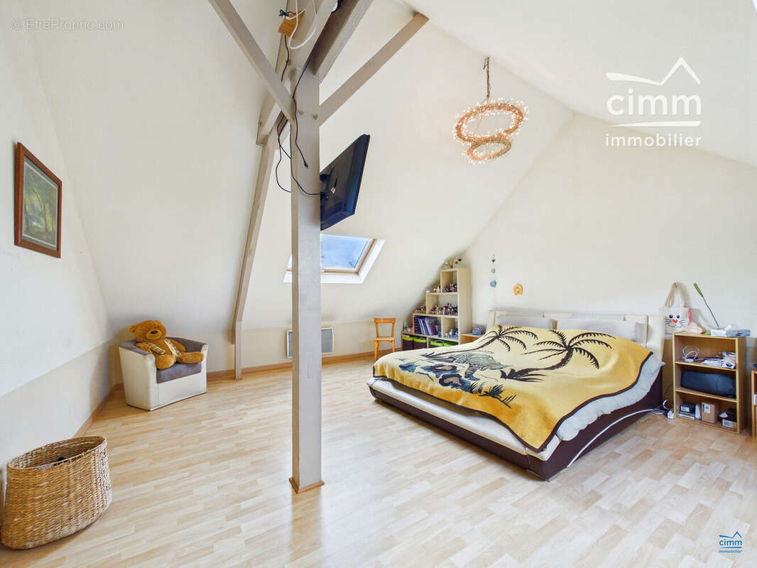 Maison 177 m² à Neuille  - photo 7