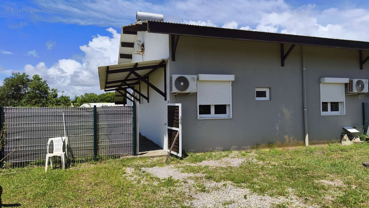 Appartement à MACOURIA